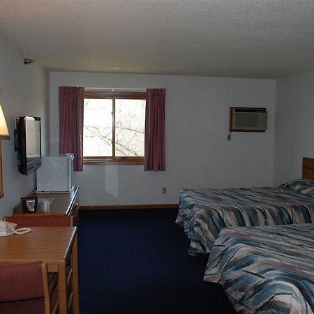 Amerivu Inn Warroad Екстериор снимка